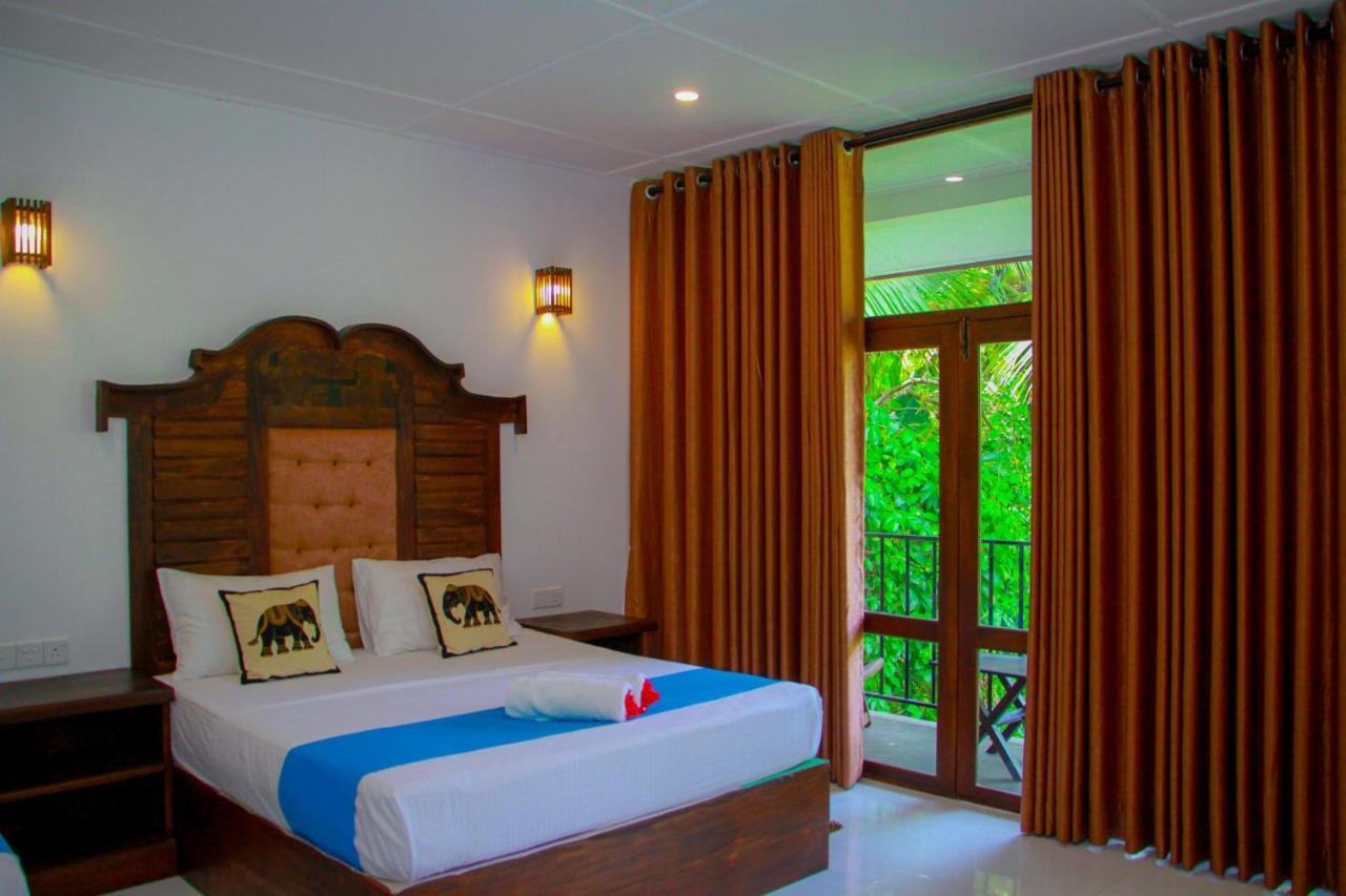 Manike Lodge Habarana Bagian luar foto
