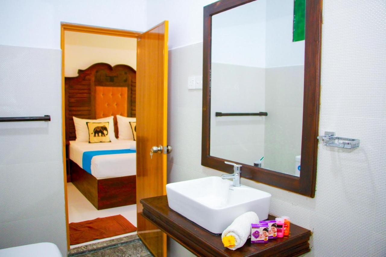 Manike Lodge Habarana Bagian luar foto