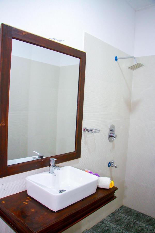 Manike Lodge Habarana Bagian luar foto